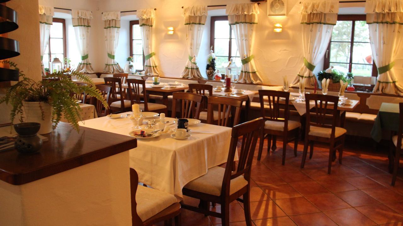 Hotel Alpenblick Riedering ภายนอก รูปภาพ